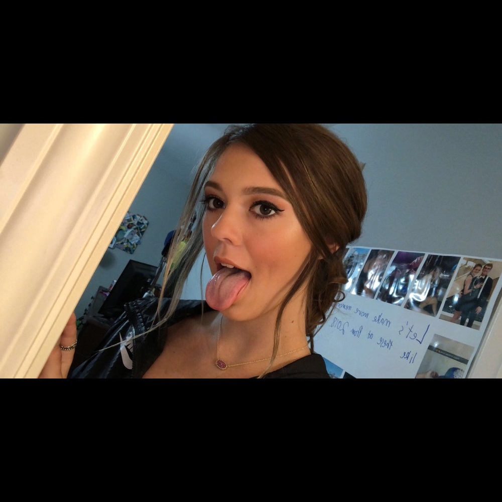 Meet your Posher, Jenelle